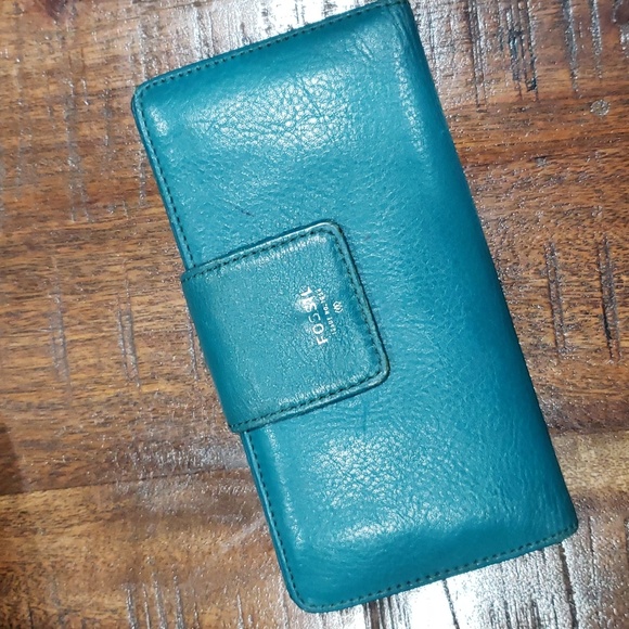 Fossil crossbody bucket style leather bag and wallet - Picture 12 of 14